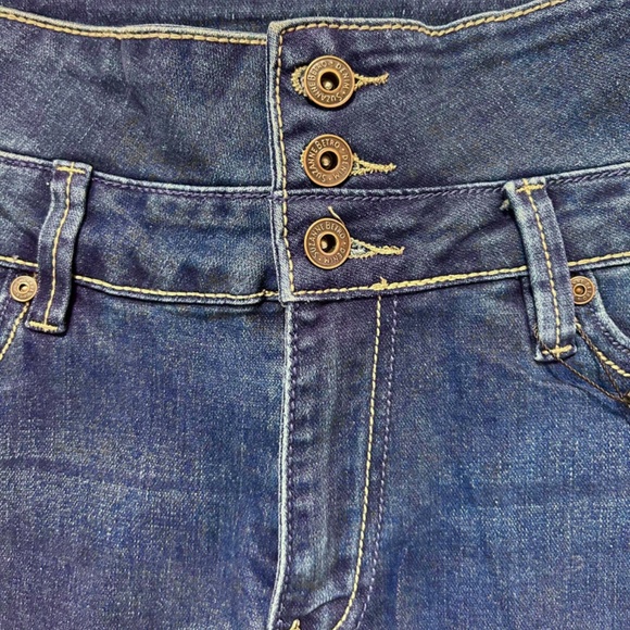 Suzanne Betro Denim Shorts Dark Wash - Picture 5 of 9